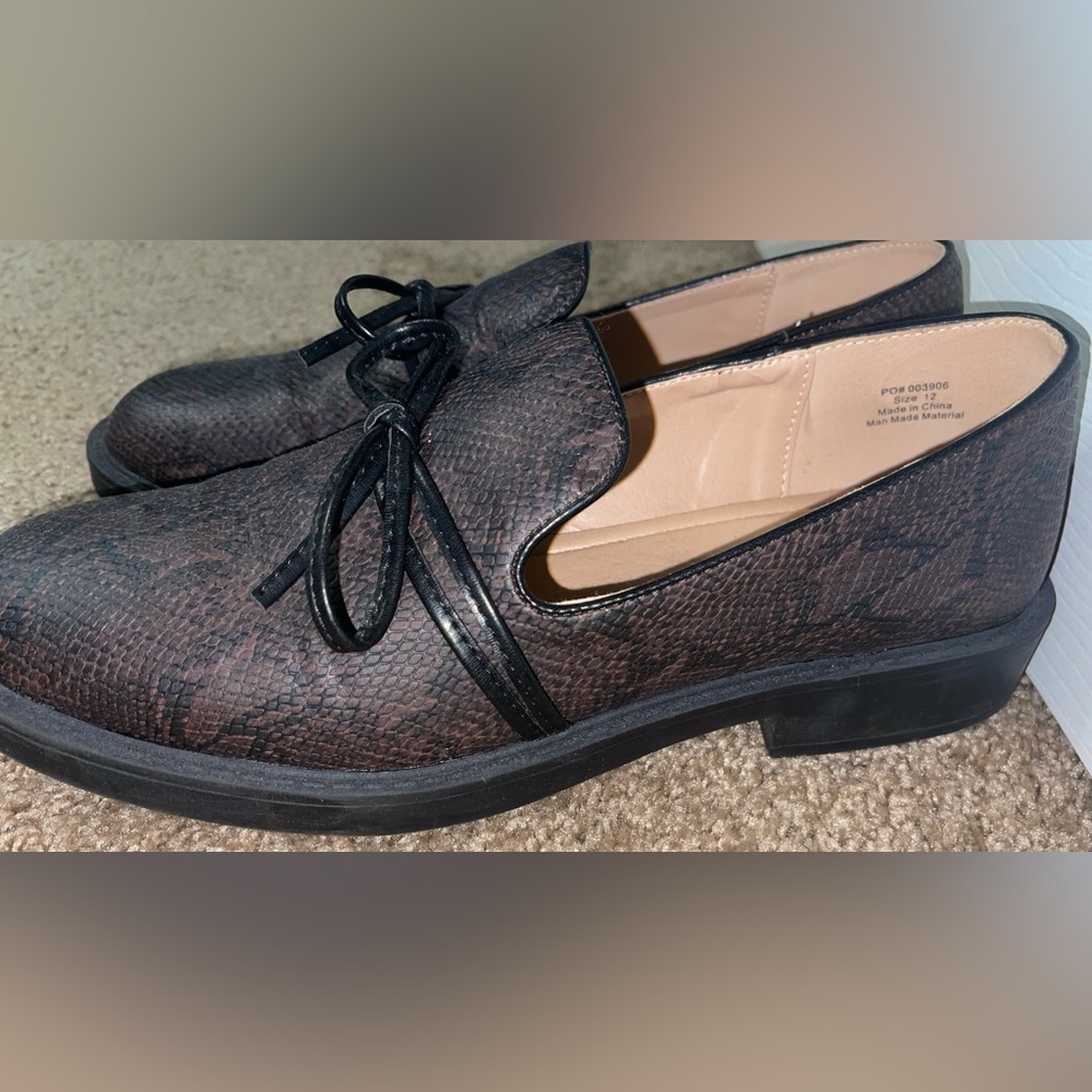 Shoes - Picture 3 of 4